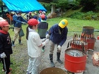 秘密の暗号(自分だけの番号)を伝えて、焼きあがったイワナを受け取りました
